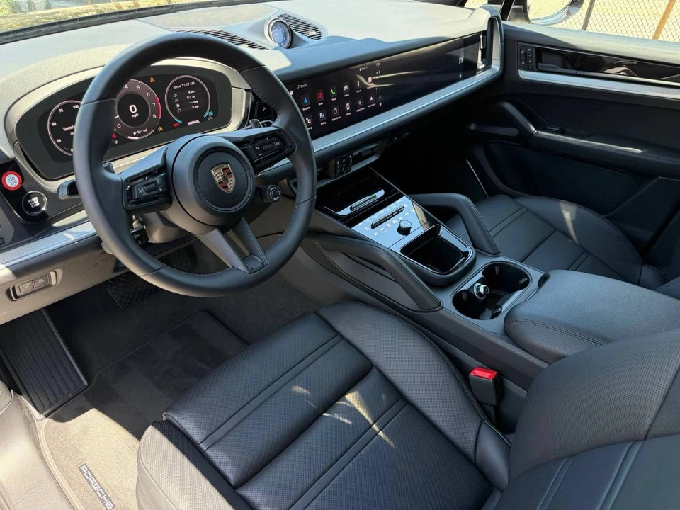 2025 Porsche 9Y0/9Y3 Cayenne Coupe - Image 4 of 5