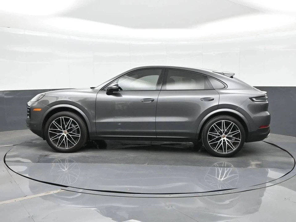 2025 Porsche 9Y0/9Y3 Cayenne Coupe - Image 2 of 4