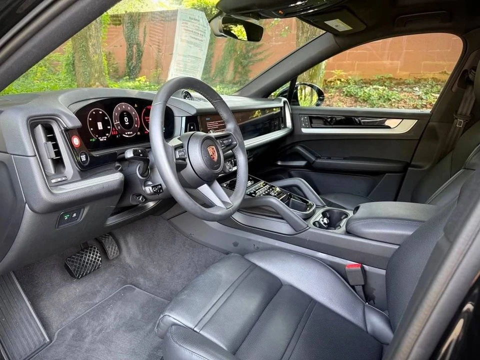 2025 Porsche 9Y0/9Y3 Cayenne Coupe - Image 4 of 5