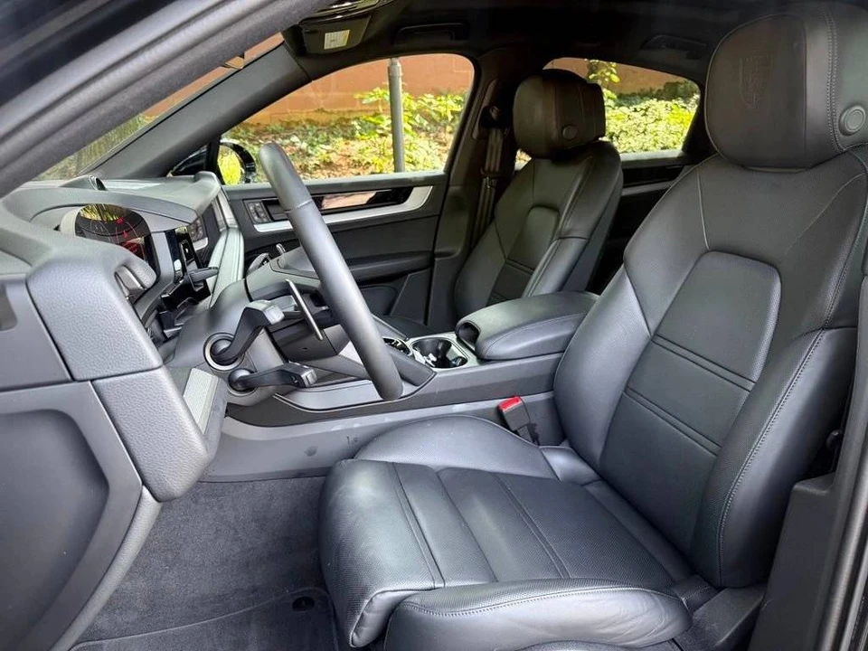 2025 Porsche 9Y0/9Y3 Cayenne Coupe - Image 5 of 5