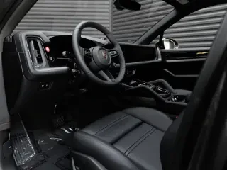 2025 Porsche 9Y0/9Y3 Cayenne - Image 4 of 4