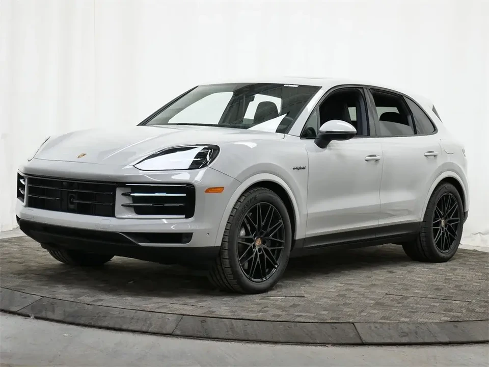 2025 Porsche 9Y0/9Y3 Cayenne - Image 2 of 10