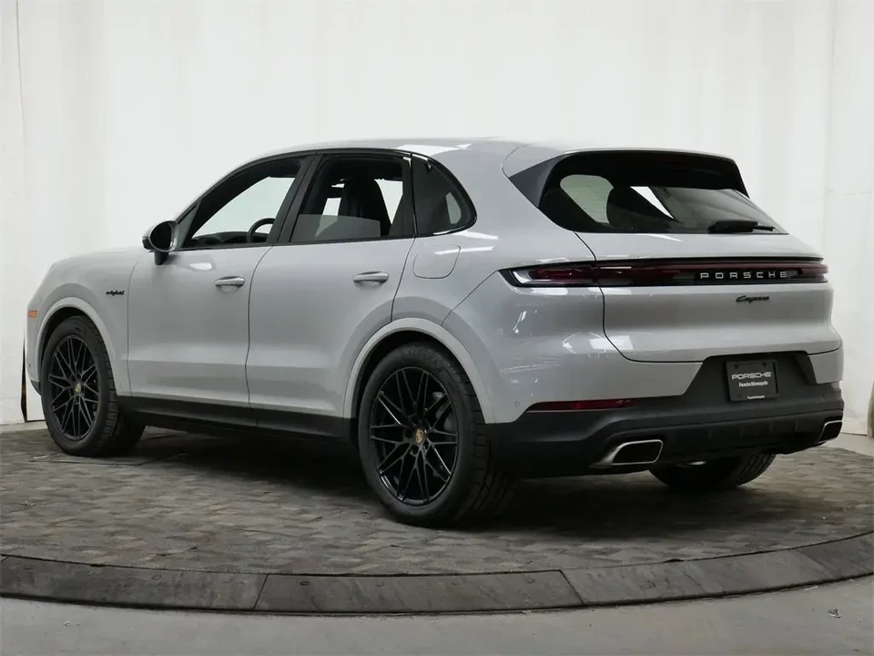 2025 Porsche 9Y0/9Y3 Cayenne - Image 3 of 8