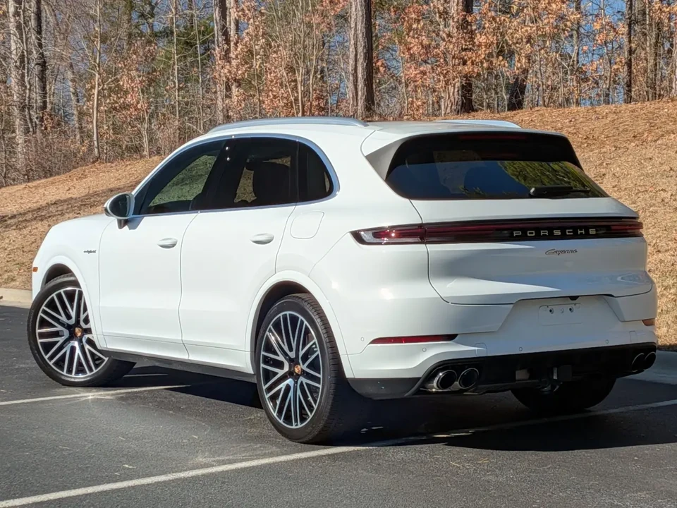 2025 Porsche 9Y0/9Y3 Cayenne - Image 3 of 8