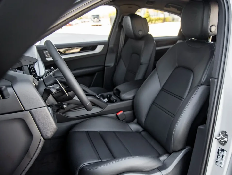 2025 Porsche 9Y0/9Y3 Cayenne - Image 6 of 8