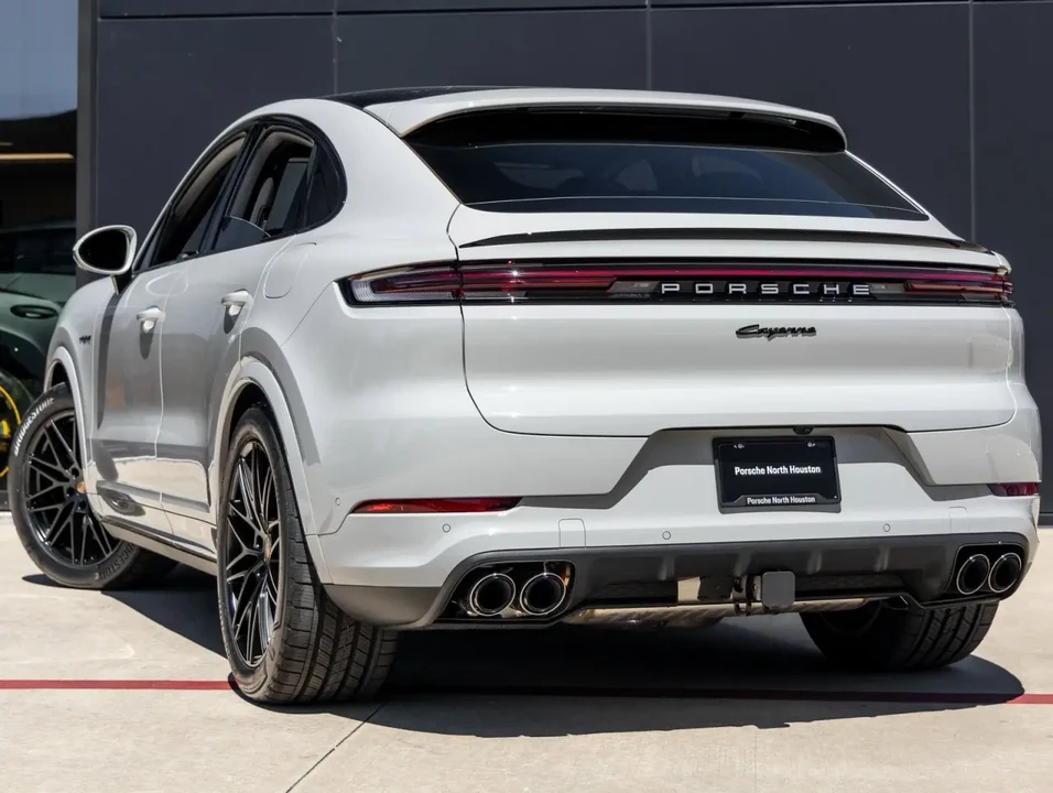 2025 Porsche 9Y0/9Y3 Cayenne - Image 4 of 8