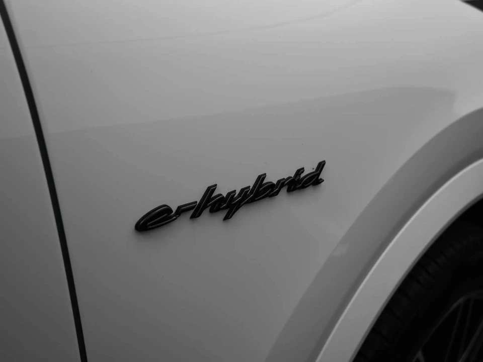 2025 Porsche 9Y0/9Y3 Cayenne Coupe - Image 29 of 31