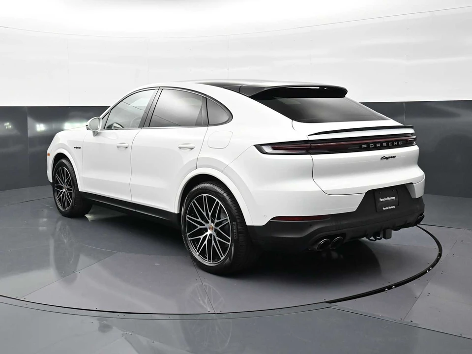 2025 Porsche 9Y0/9Y3 Cayenne Coupe - Image 3 of 31