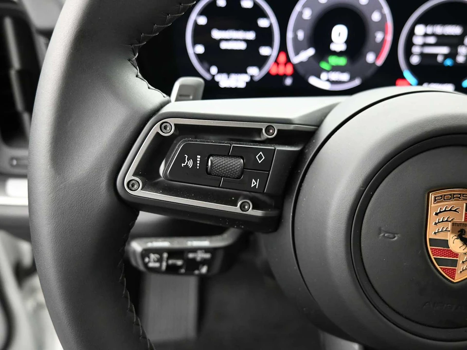 2025 Porsche 9Y0/9Y3 Cayenne Coupe - Image 9 of 31