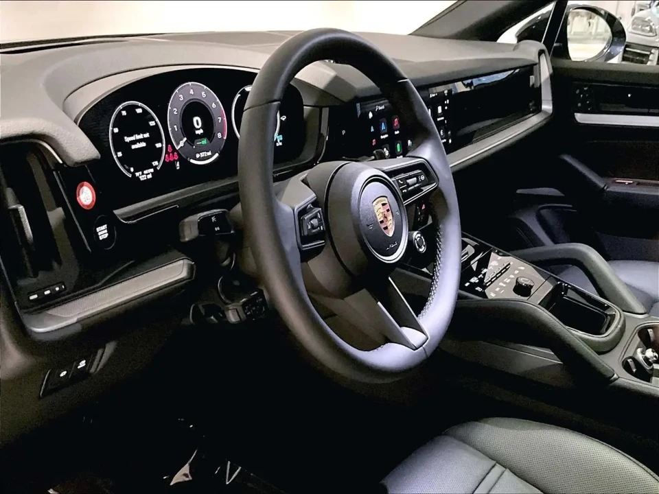 2025 Porsche 9Y0/9Y3 Cayenne - Image 4 of 8