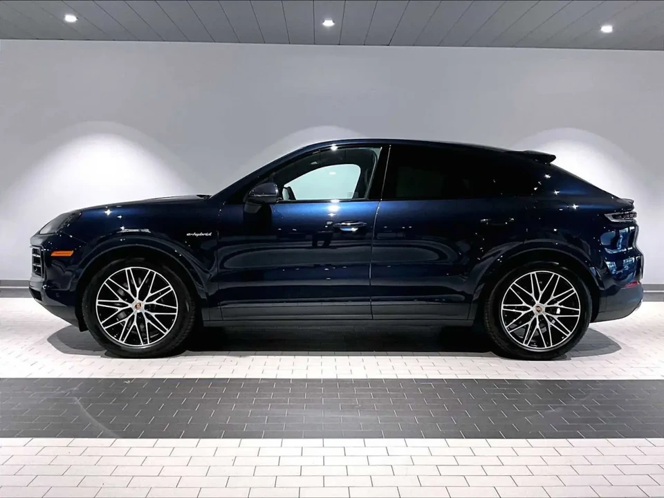 2025 Porsche 9Y0/9Y3 Cayenne - Image 2 of 8