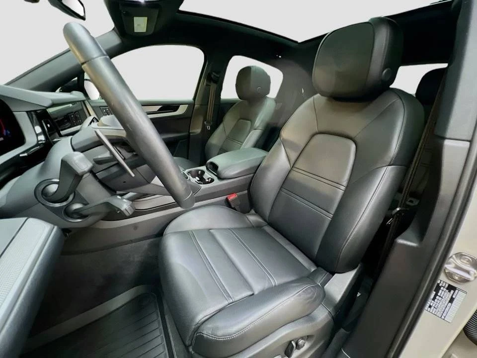 2025 Porsche Cayenne - Image 5 of 5
