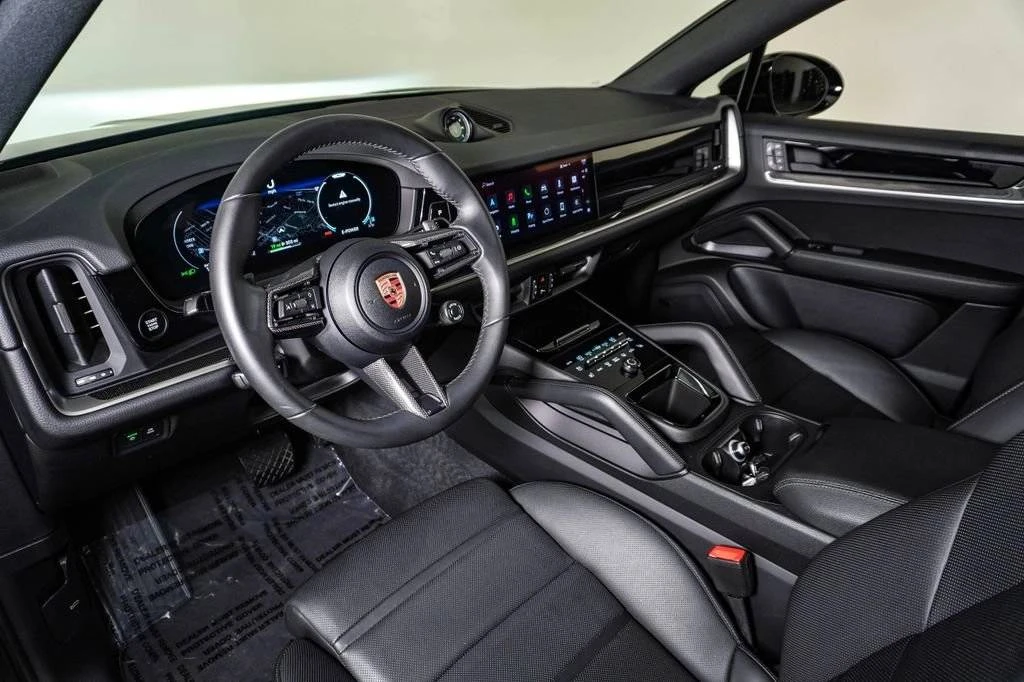 2025 Porsche Cayenne - Image 4 of 5