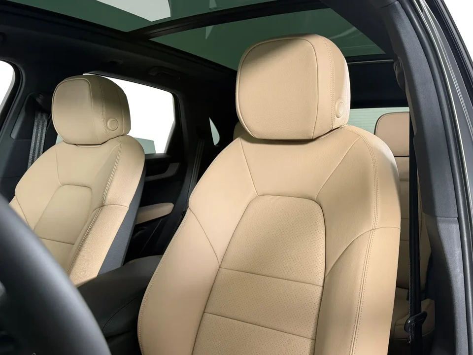 2025 Porsche 9Y0/9Y3 Cayenne - Image 5 of 6