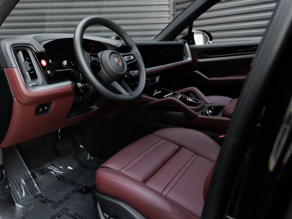 2025 Porsche 9Y0/9Y3 Cayenne - Image 7 of 8