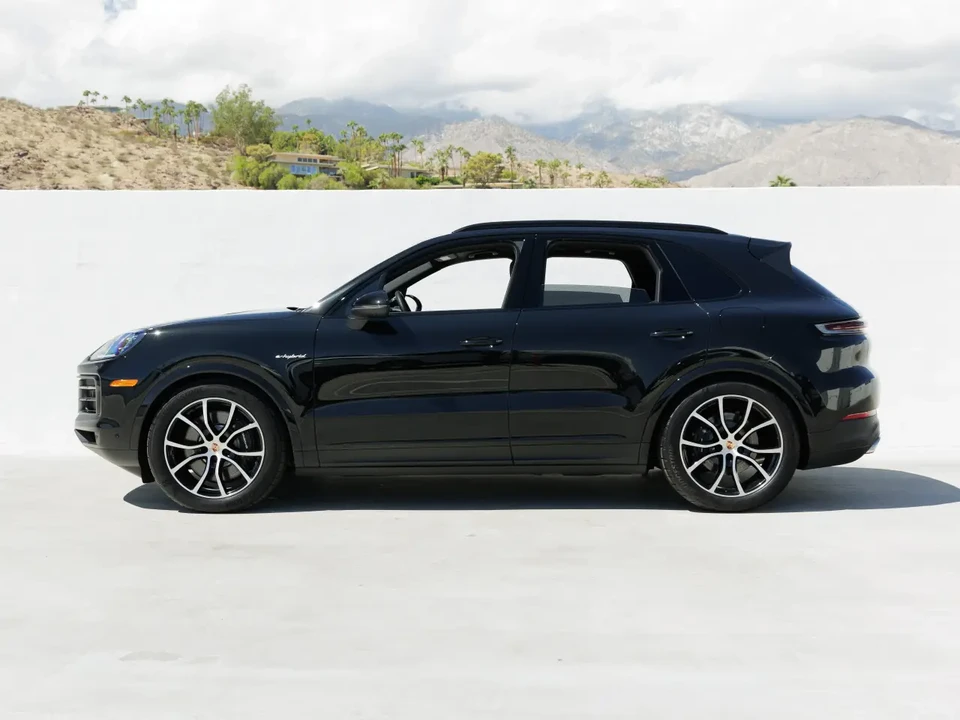 2025 Porsche 9Y0/9Y3 Cayenne - Image 5 of 8