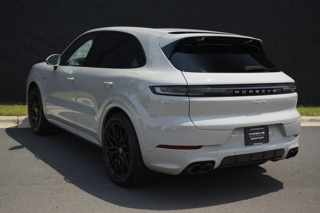 2025 Porsche 9Y0/9Y3 Cayenne - Image 3 of 5