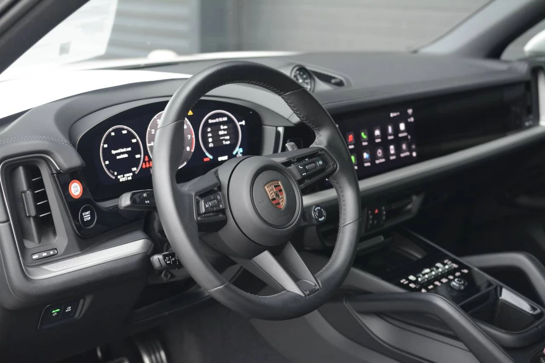 2025 Porsche 9Y0/9Y3 Cayenne - Image 4 of 5
