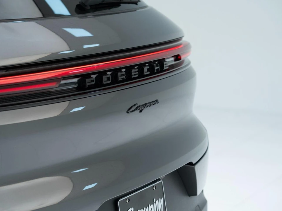 2025 Porsche 9Y0/9Y3 Cayenne - Image 15 of 31