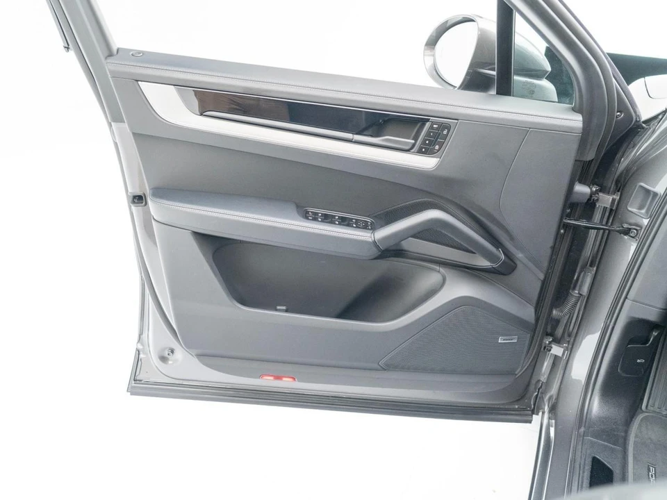 2025 Porsche 9Y0/9Y3 Cayenne - Image 22 of 31