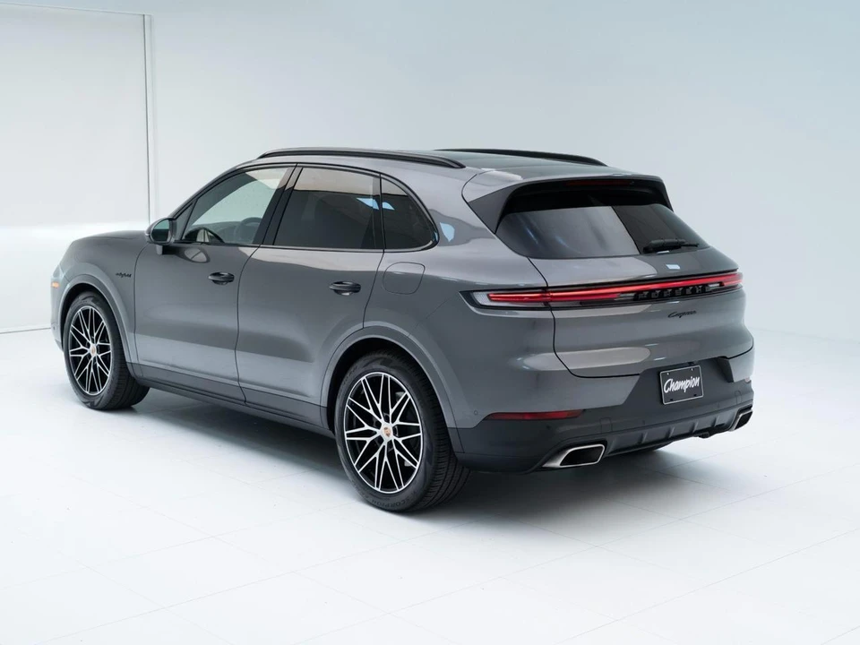 2025 Porsche 9Y0/9Y3 Cayenne - Image 4 of 31