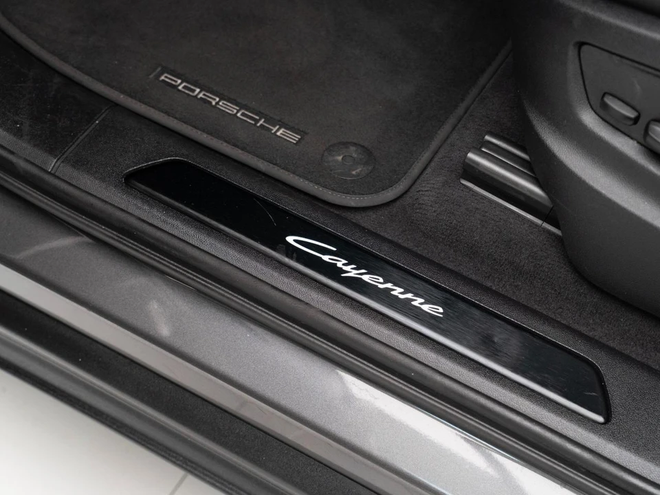 2025 Porsche 9Y0/9Y3 Cayenne - Image 16 of 31