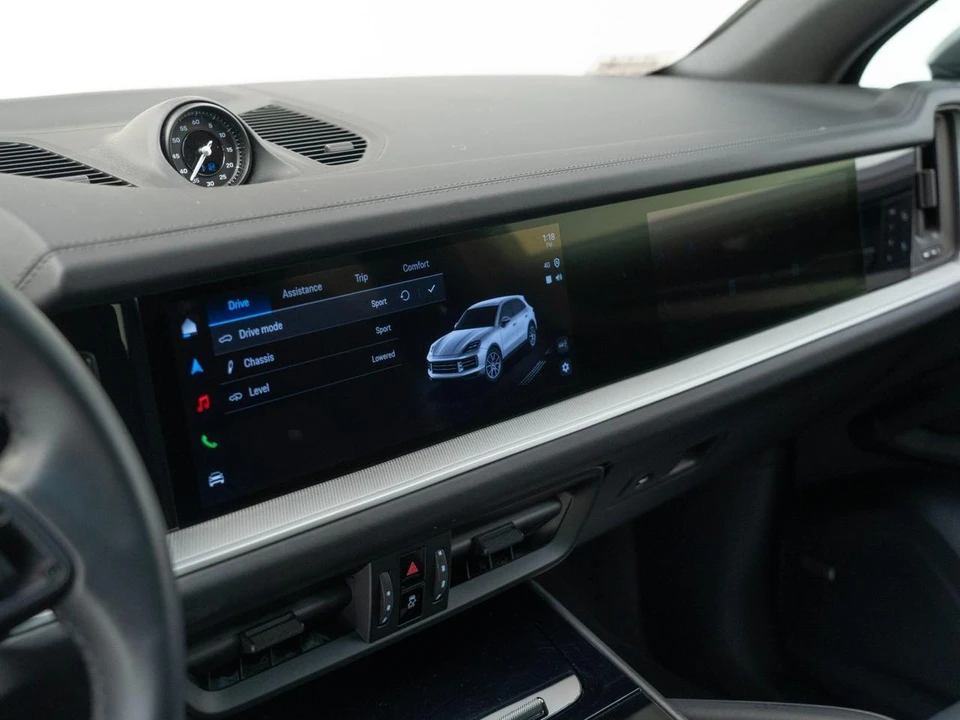 2025 Porsche 9Y0/9Y3 Cayenne - Image 27 of 31