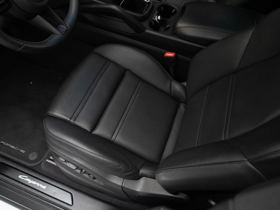 2025 Porsche 9Y0/9Y3 Cayenne - Image 18 of 31