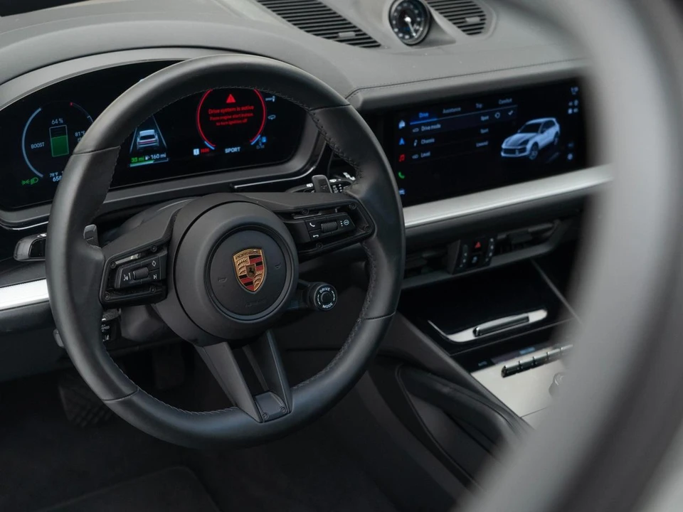 2025 Porsche 9Y0/9Y3 Cayenne - Image 21 of 31