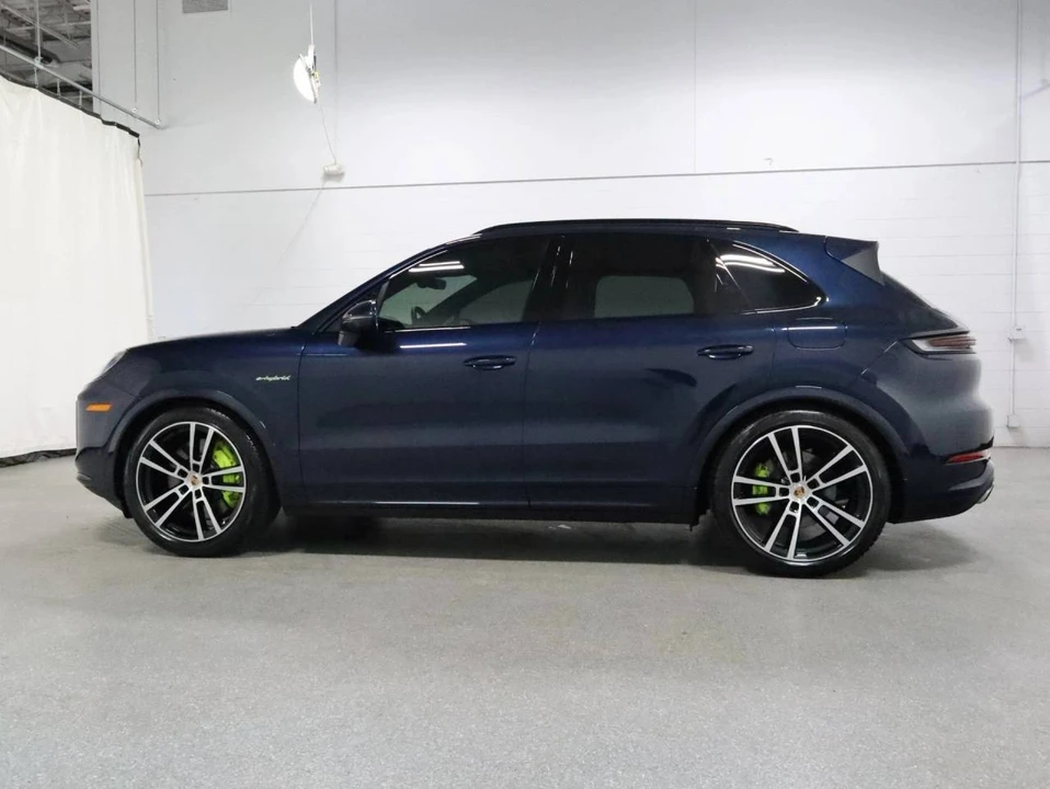 2025 Porsche 9Y0/9Y3 Cayenne - Image 2 of 4