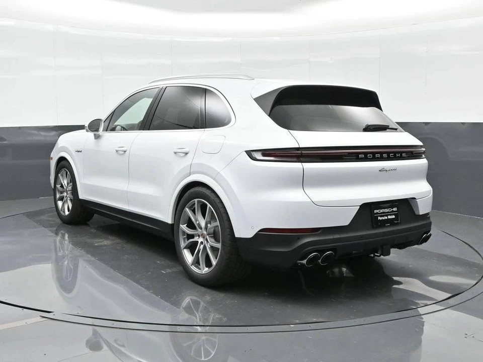 2025 Porsche 9Y0/9Y3 Cayenne - Image 3 of 4