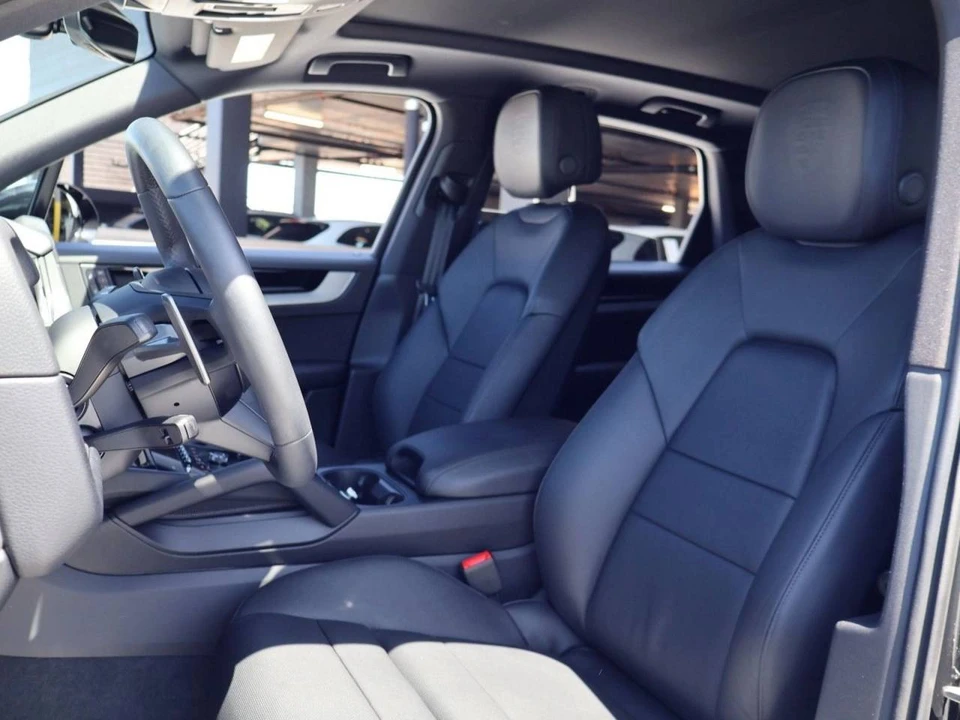 2025 Porsche 9Y0/9Y3 Cayenne - Image 5 of 5