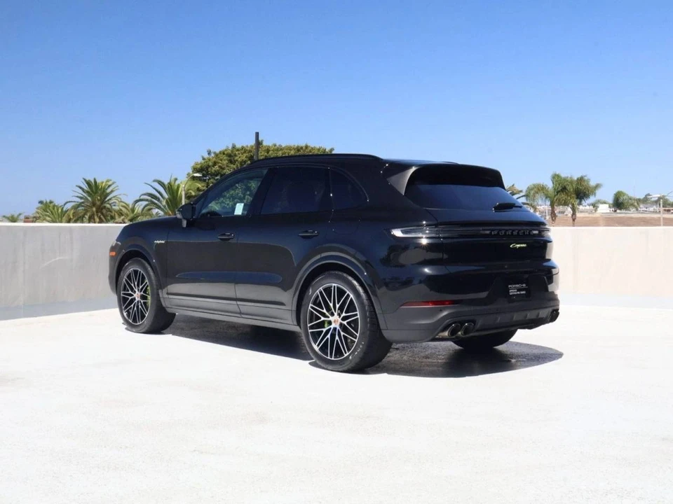 2025 Porsche 9Y0/9Y3 Cayenne - Image 3 of 5