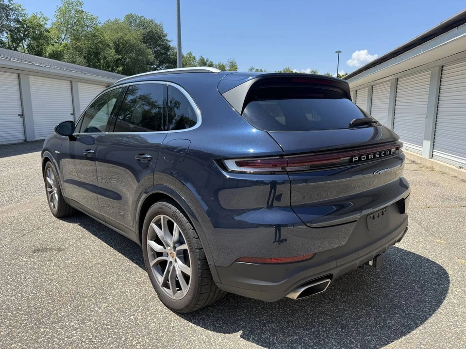2025 Porsche 9Y0/9Y3 Cayenne - Image 3 of 5