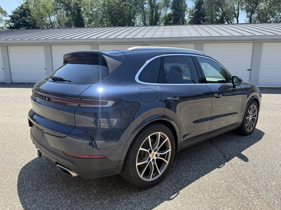 2025 Porsche 9Y0/9Y3 Cayenne - Image 5 of 5