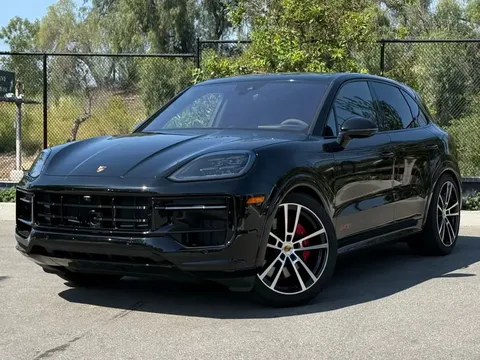 2025 Porsche Cayenne GTS