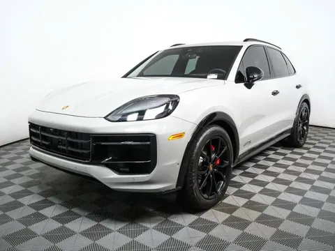 2025 Porsche Cayenne GTS