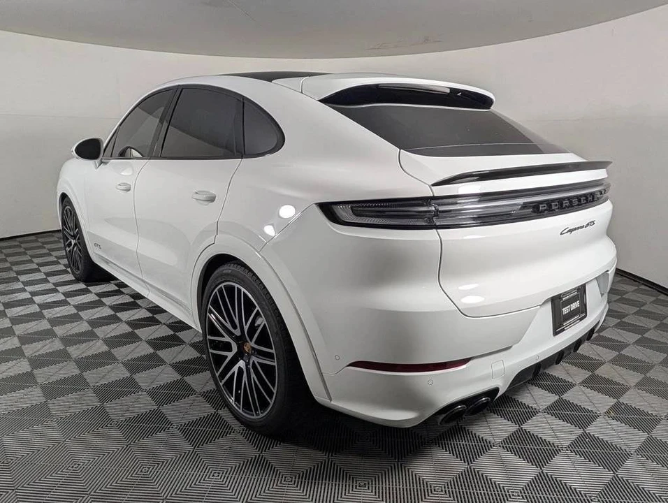 2025 Porsche 9Y0/9Y3 Cayenne GTS - Image 3 of 5
