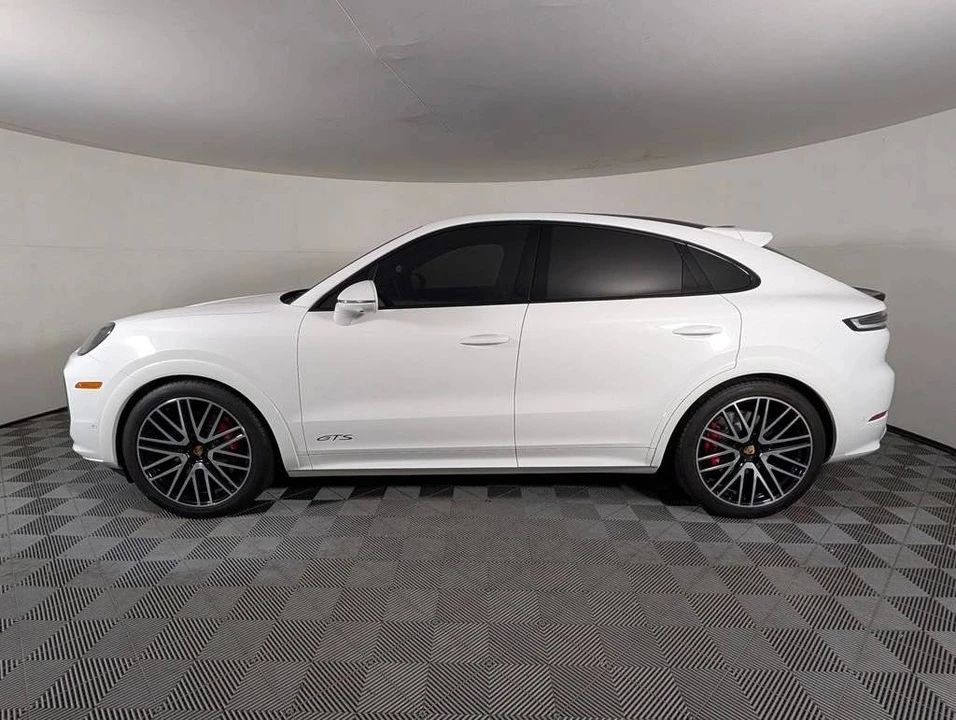 2025 Porsche 9Y0/9Y3 Cayenne GTS - Image 2 of 5