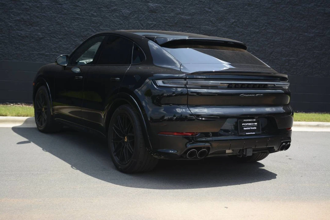 2025 Porsche 9Y0/9Y3 Cayenne GTS - Image 3 of 5