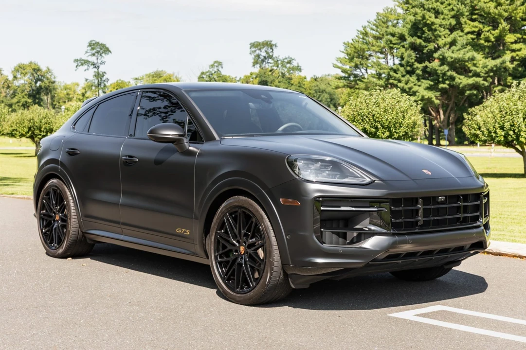 2025 Porsche 9Y0/9Y3 Cayenne GTS - Image 1 of 31
