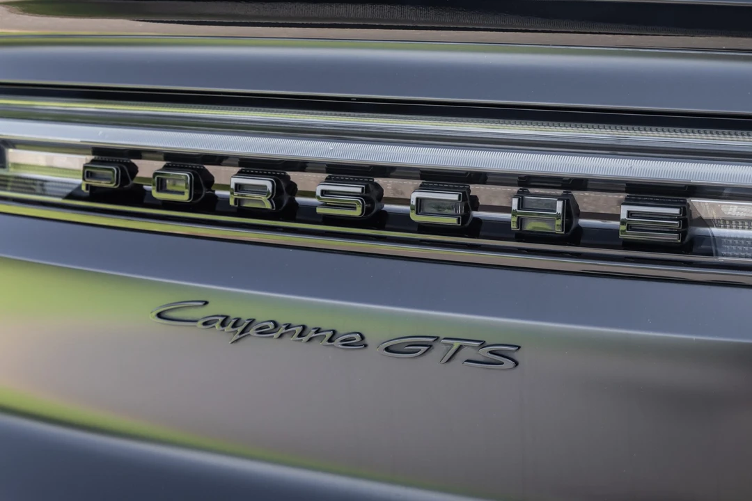 2025 Porsche 9Y0/9Y3 Cayenne GTS - Image 18 of 31