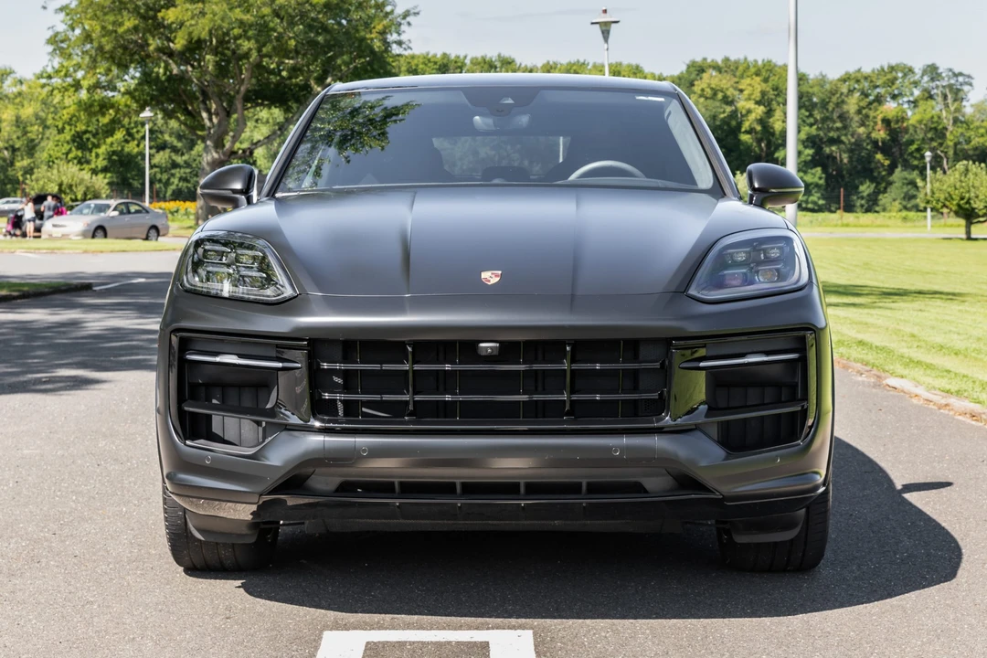 2025 Porsche 9Y0/9Y3 Cayenne GTS - Image 3 of 31
