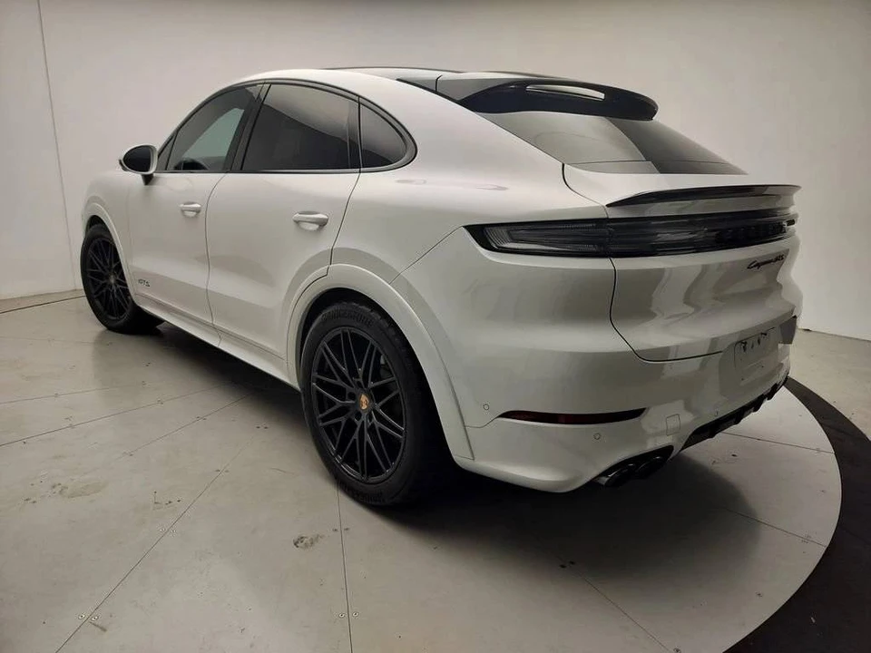 2025 Porsche 9Y0/9Y3 Cayenne GTS - Image 3 of 4
