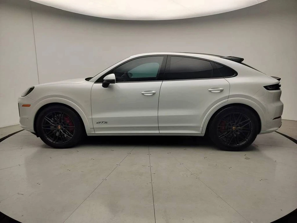 2025 Porsche 9Y0/9Y3 Cayenne GTS - Image 2 of 4