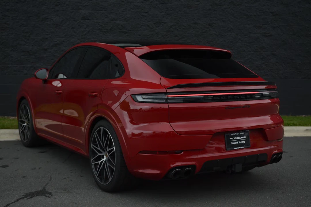 2025 Porsche 9Y0/9Y3 Cayenne GTS - Image 20 of 31