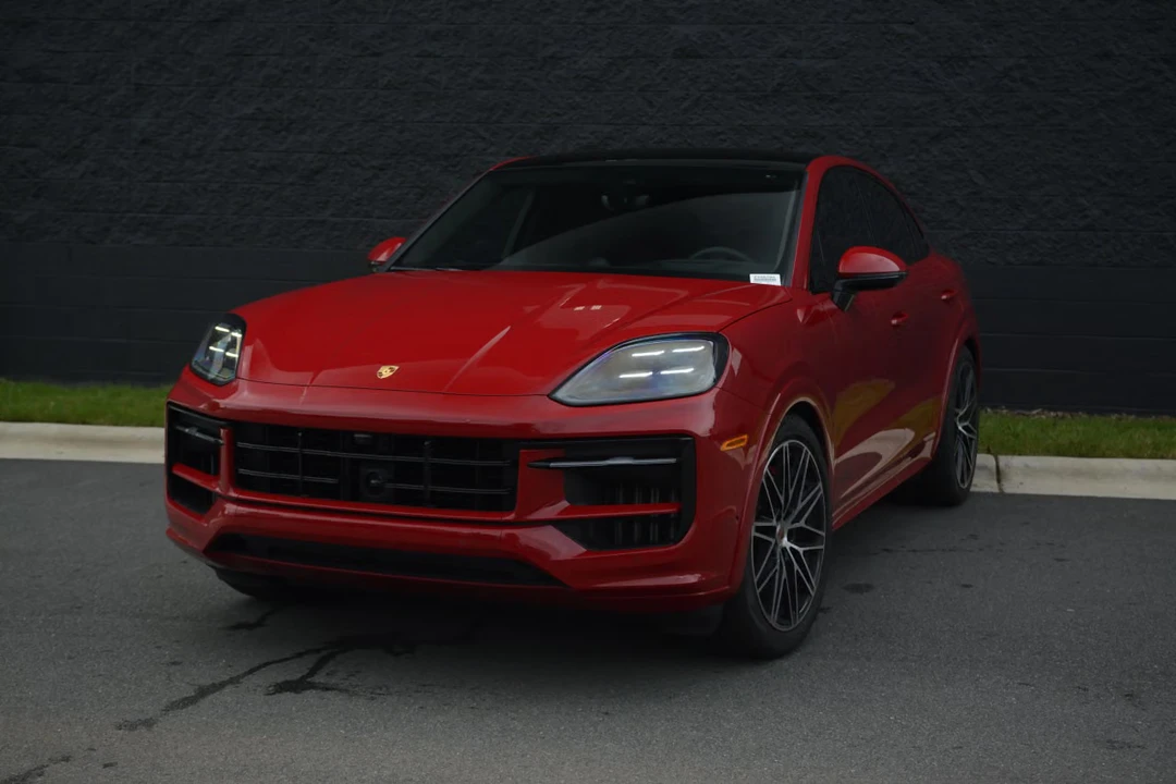 2025 Porsche 9Y0/9Y3 Cayenne GTS - Image 4 of 31