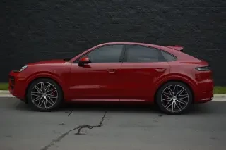 2025 Porsche 9Y0/9Y3 Cayenne GTS - Image 13 of 31