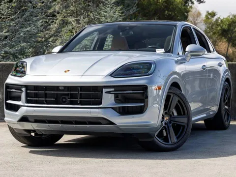 2025 Porsche Cayenne GTS Coupe