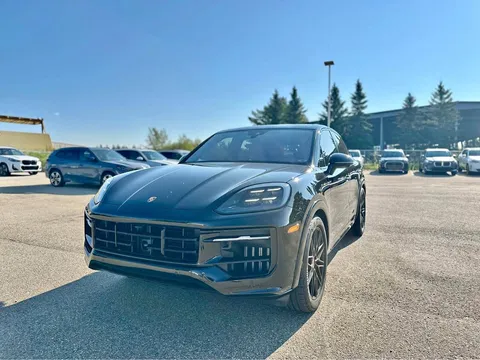 2025 Porsche Cayenne GTS